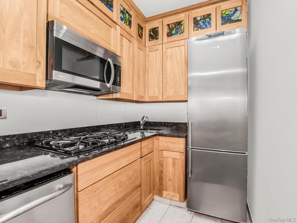 330 E 49th Street 1E