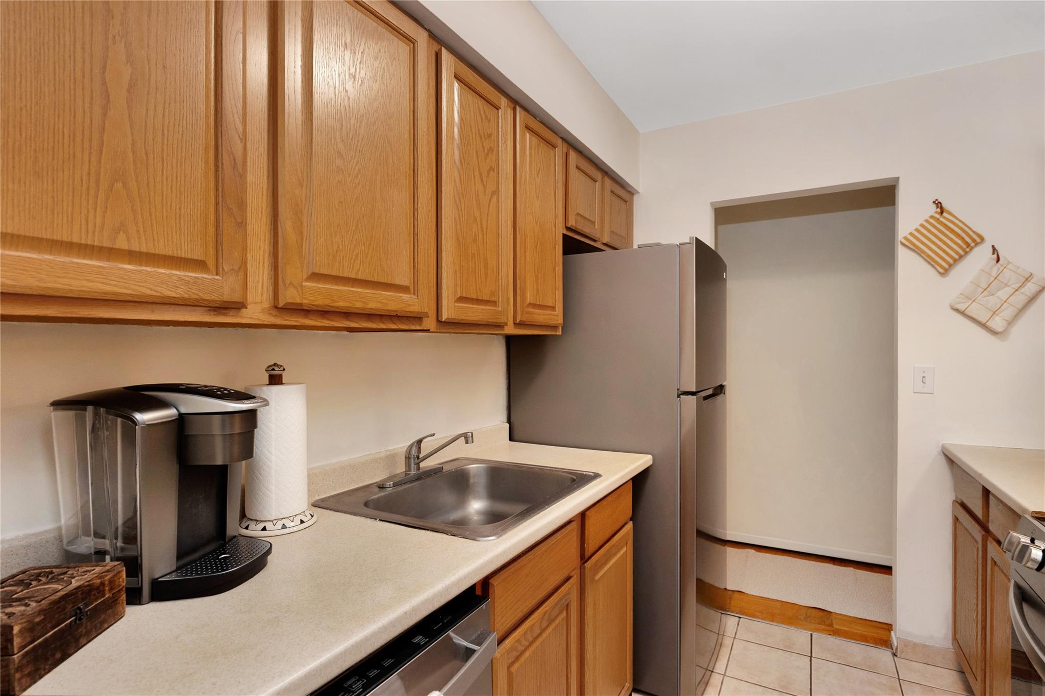 615 Towne House Village #615, Hauppauge, New York image 9