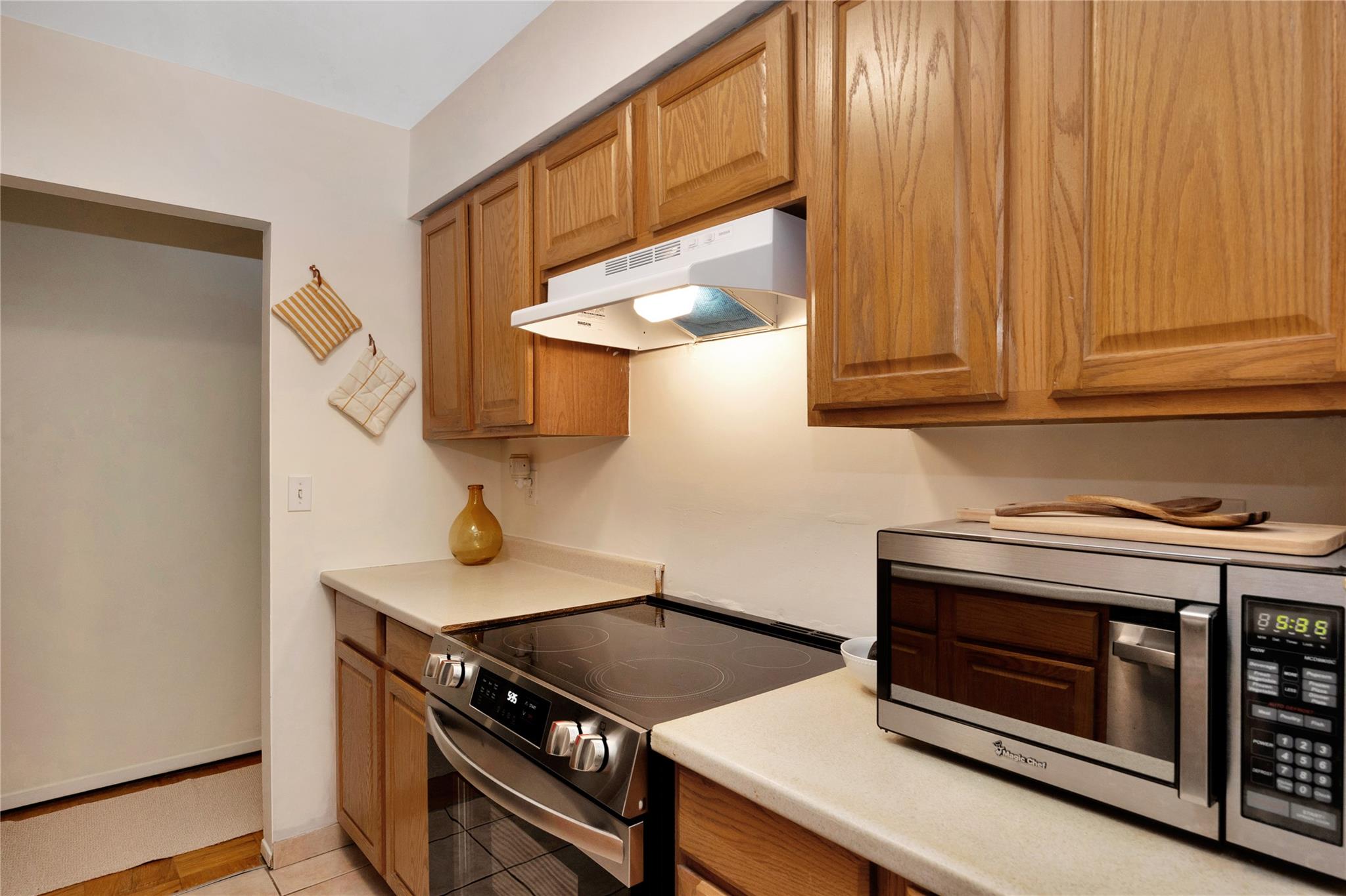 615 Towne House Village #615, Hauppauge, New York image 10