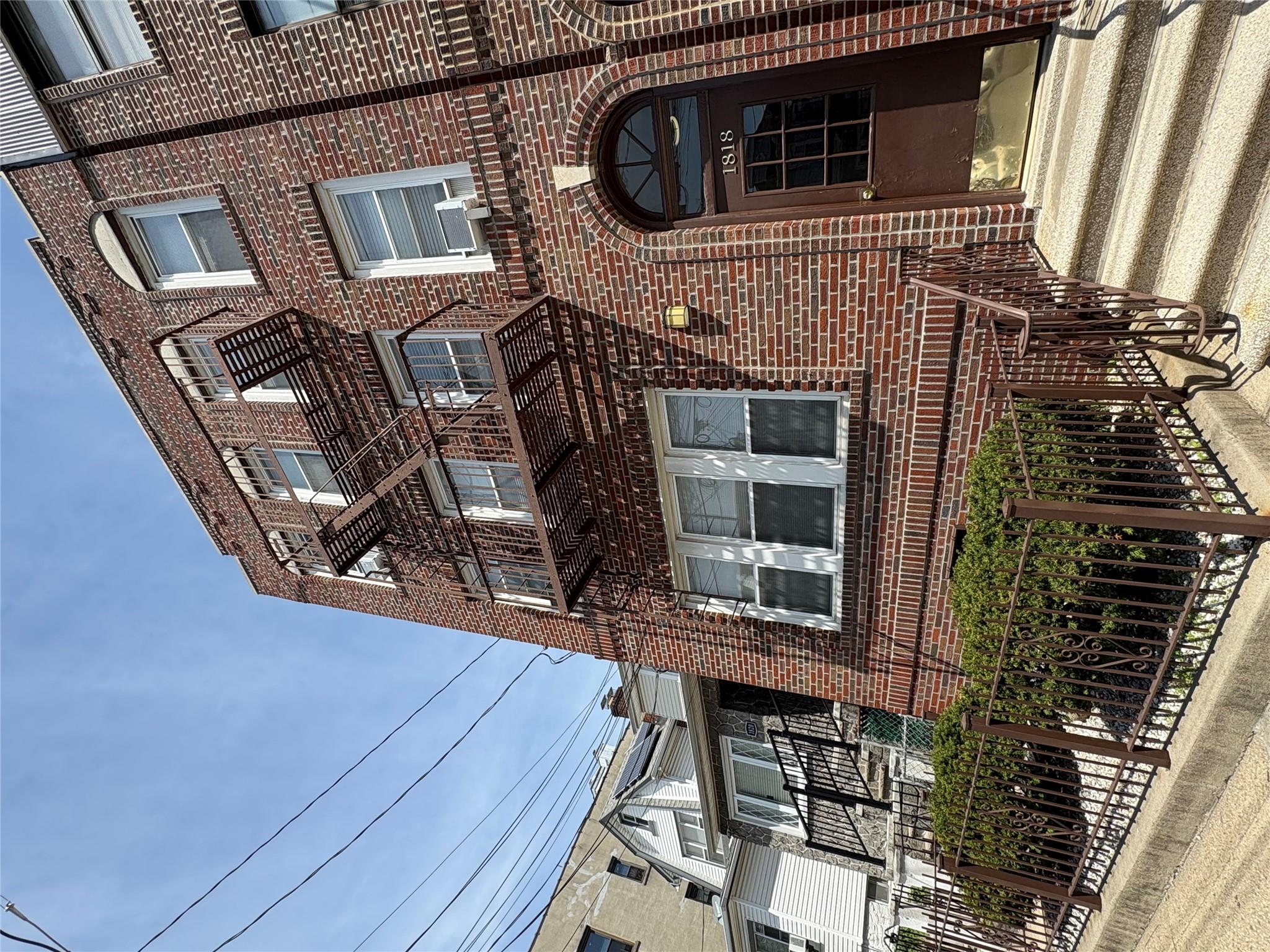 1818 Radcliff Avenue