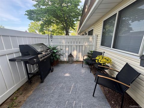 Condo For Sale - 107 Storm Drive<br/> Holtsville, NY 11742