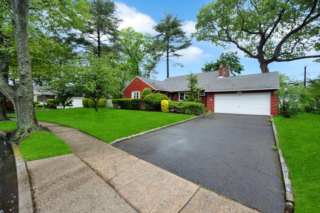 600 Theresa Avenue, West Hempstead, New York image 2