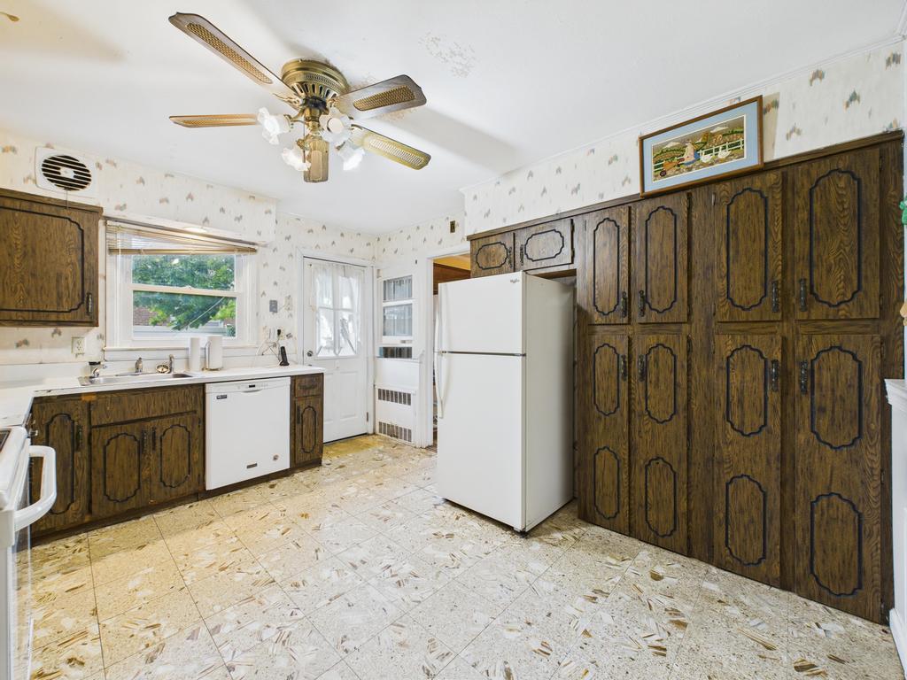 600 Theresa Avenue, West Hempstead, New York image 19
