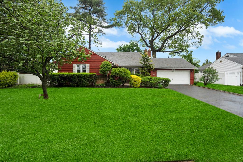 600 Theresa Avenue, West Hempstead, New York image 1