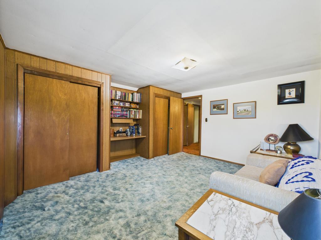600 Theresa Avenue, West Hempstead, New York image 33