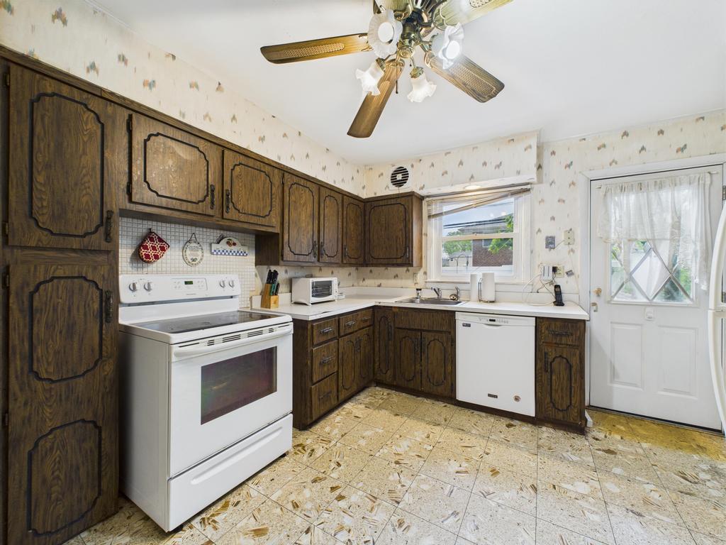 600 Theresa Avenue, West Hempstead, New York image 17