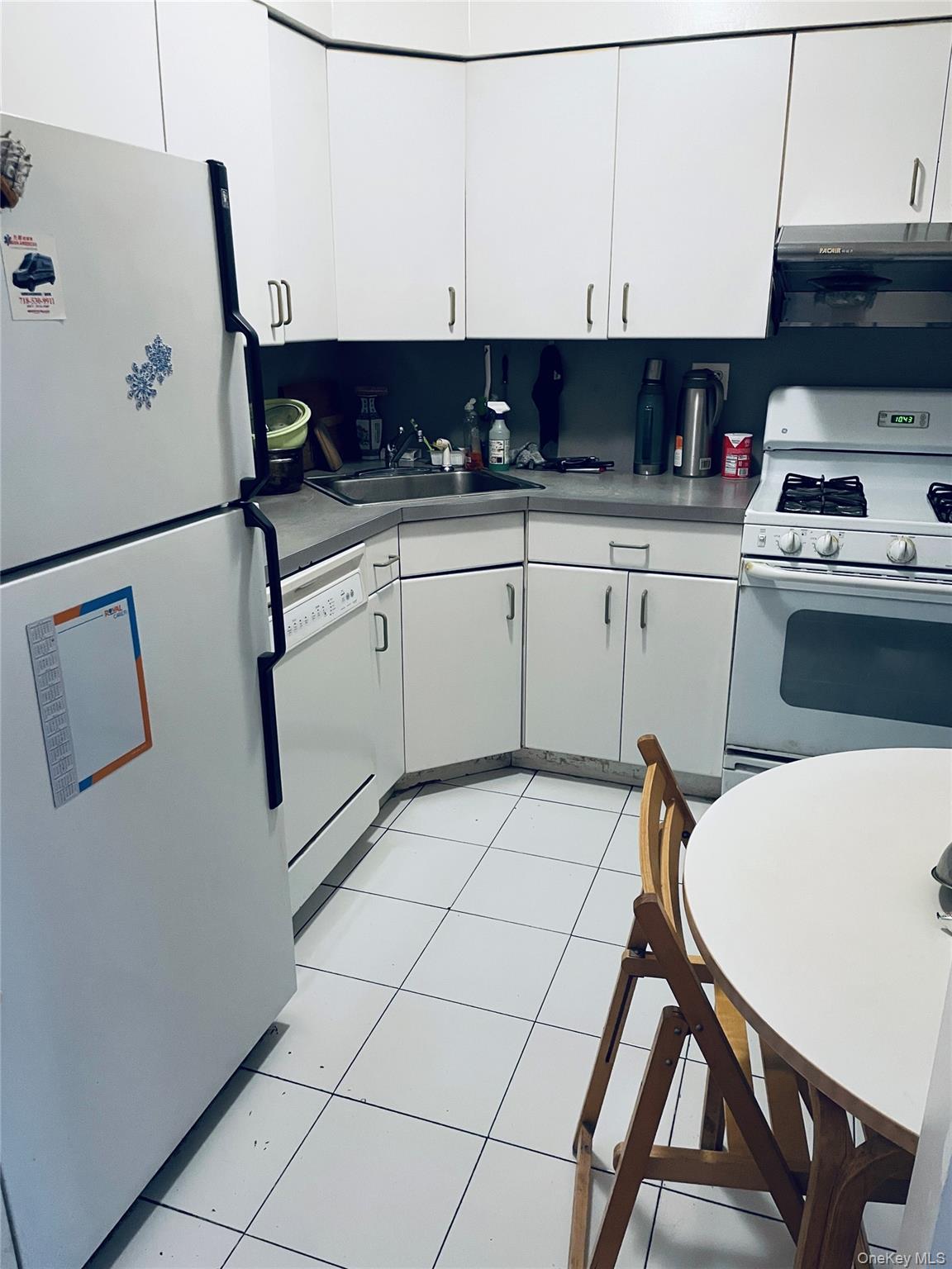 147-48 Roosevelt Avenue 2G