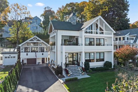 521 Adams Street Centerport NY 11721