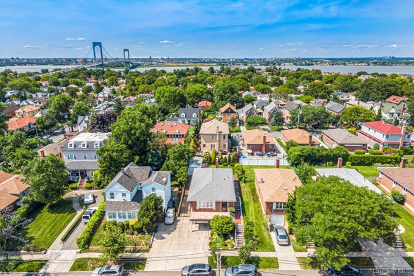 14721 10TH AVE, WHITESTONE, NY 11357 - Image be88f008e42e0ee22509f401854f36fd/2257092812