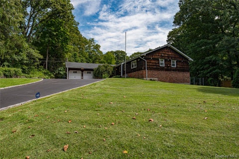 Photo of 37 Buckingham Drive, Dix Hills, NY 11746 (MLS # 1046744)
