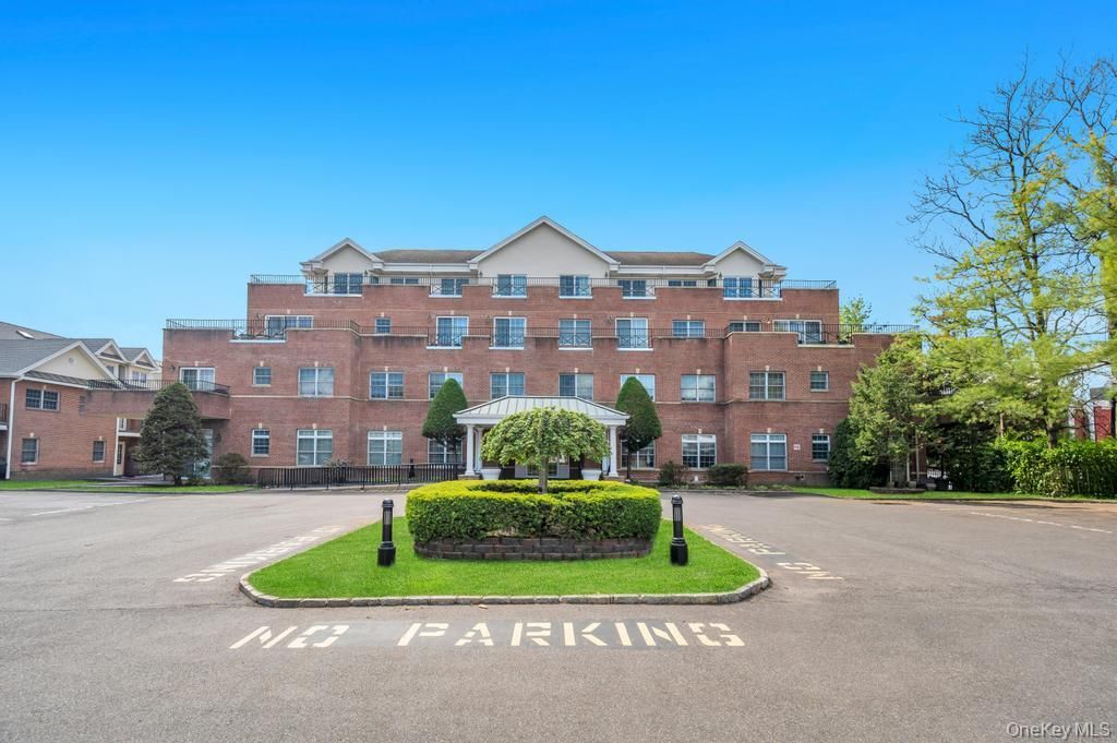 Photo of 1 Portico Court #300, Great Neck, NY 11021 (MLS # 985669)