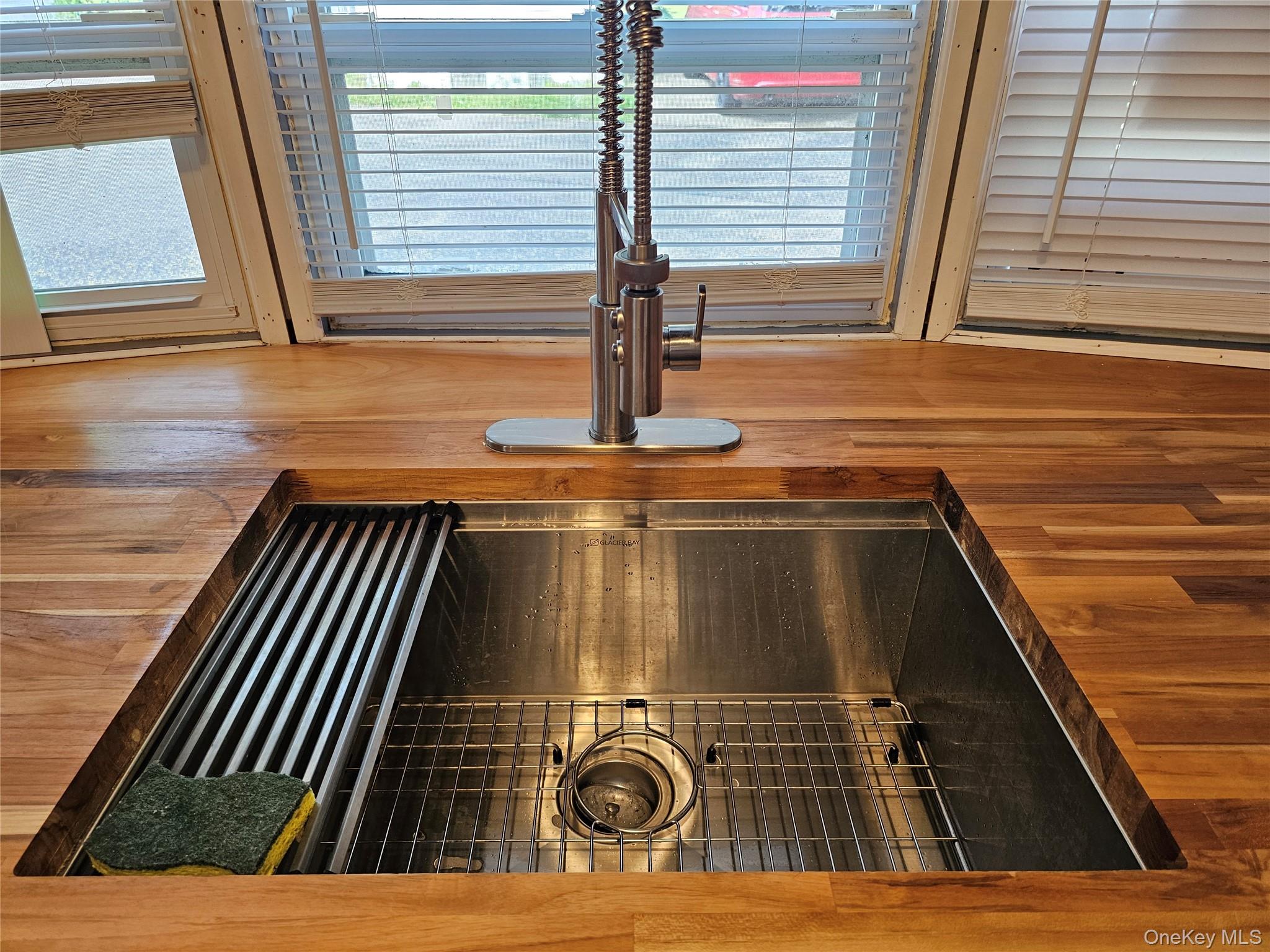 1964-106 River Road 106