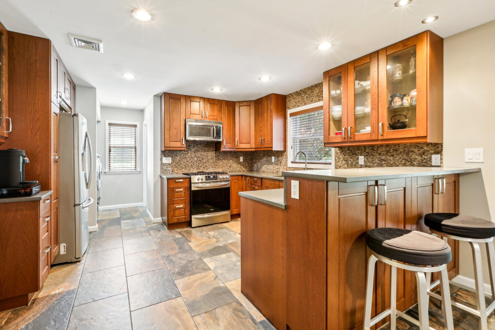 9 Carriage Lane, Nanuet, New York image 11