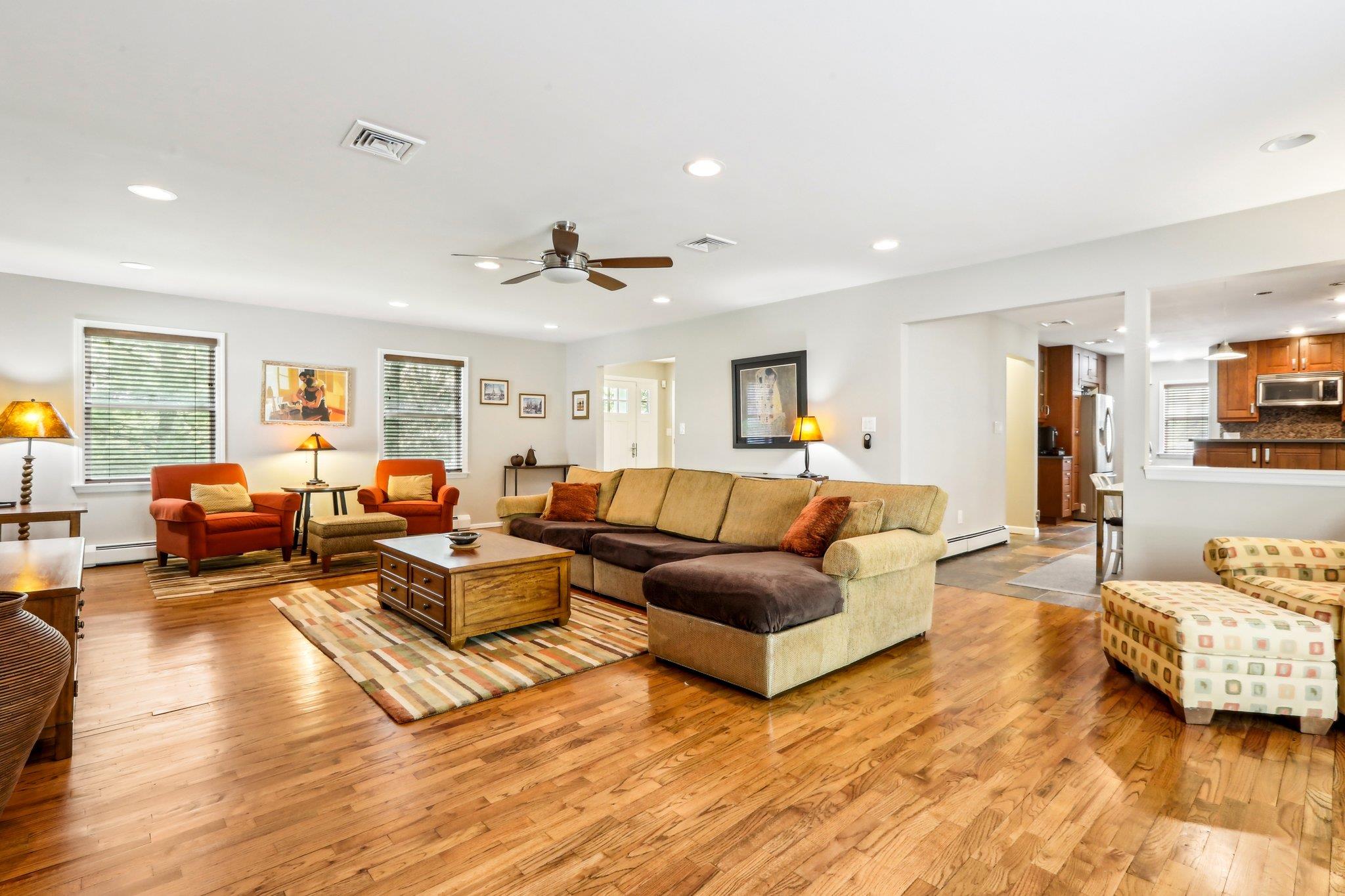 9 Carriage Lane, Nanuet, New York image 8