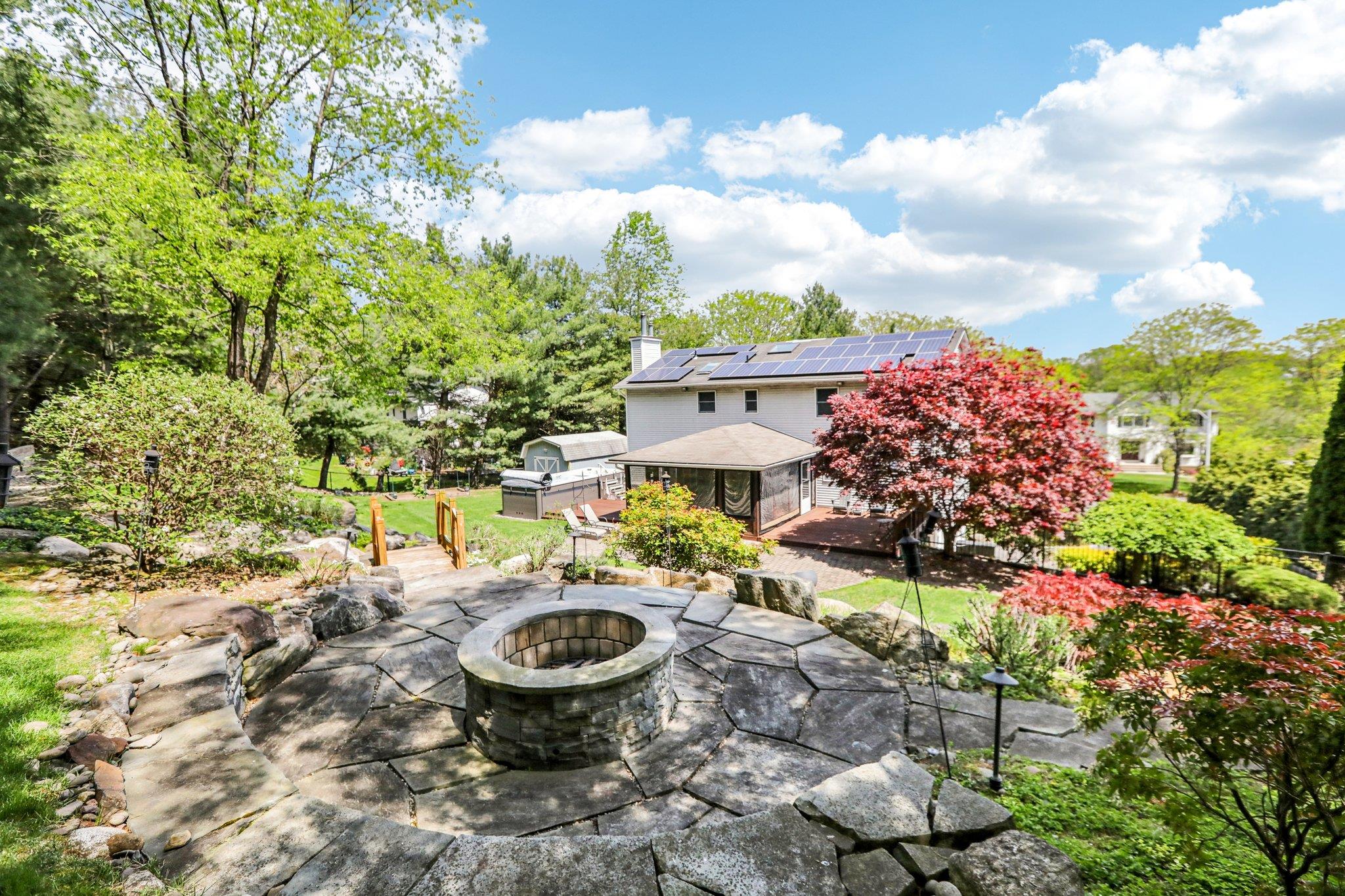 9 Carriage Lane, Nanuet, New York image 4