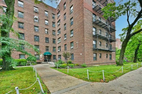 Homes For Sale - 52-54 65th Place Pl #1P<br/> Maspeth, NY 11378