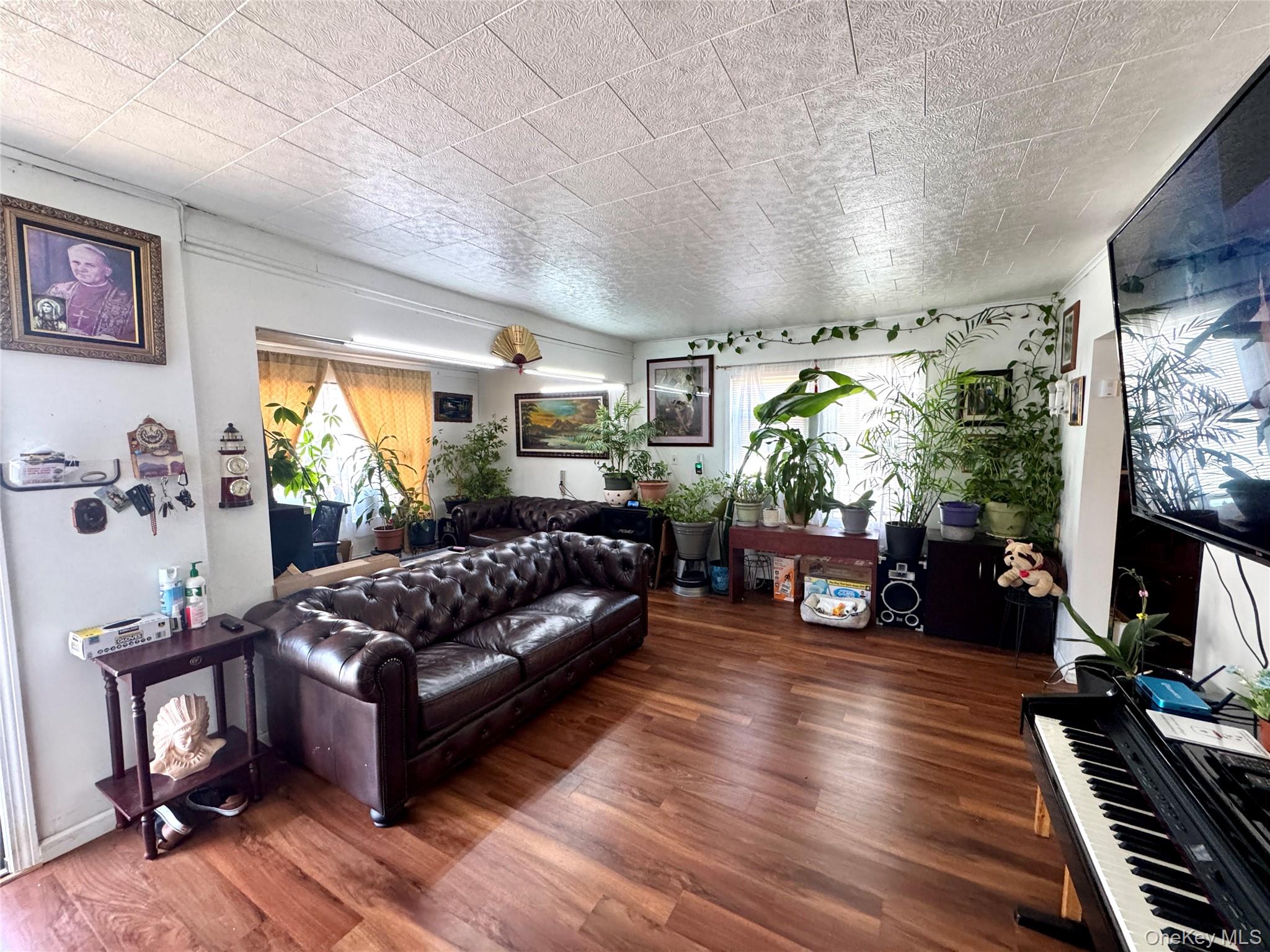 240-18 Edgewood Street