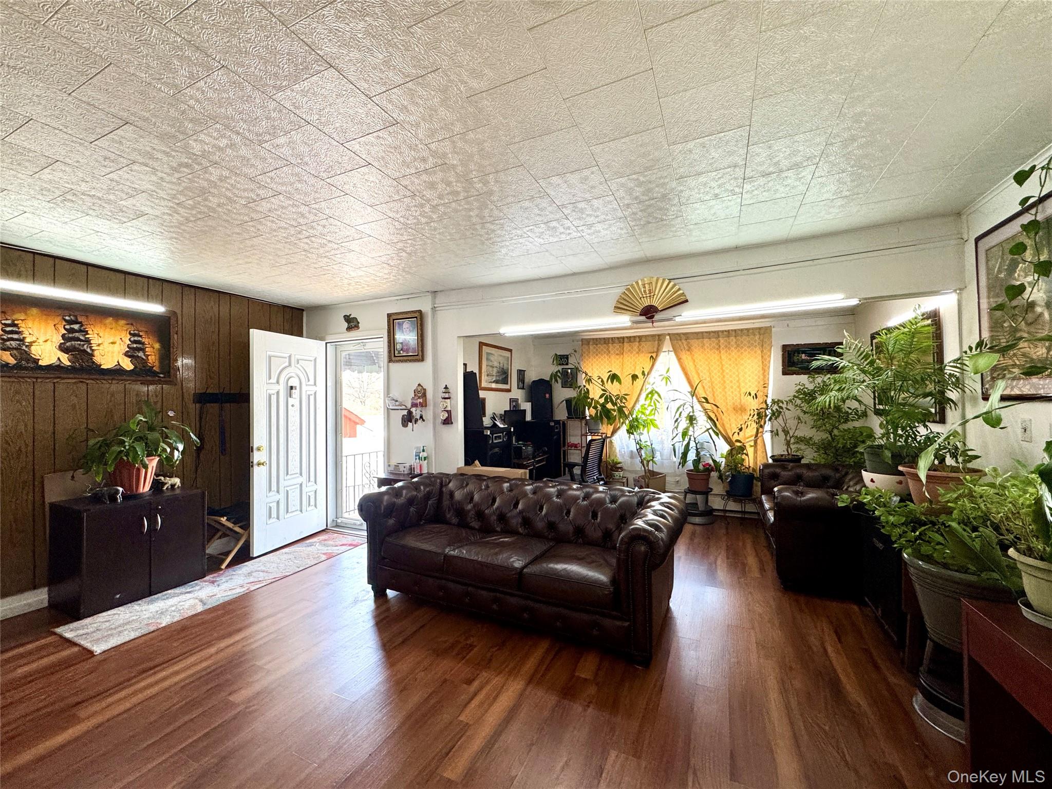 240-18 Edgewood Street