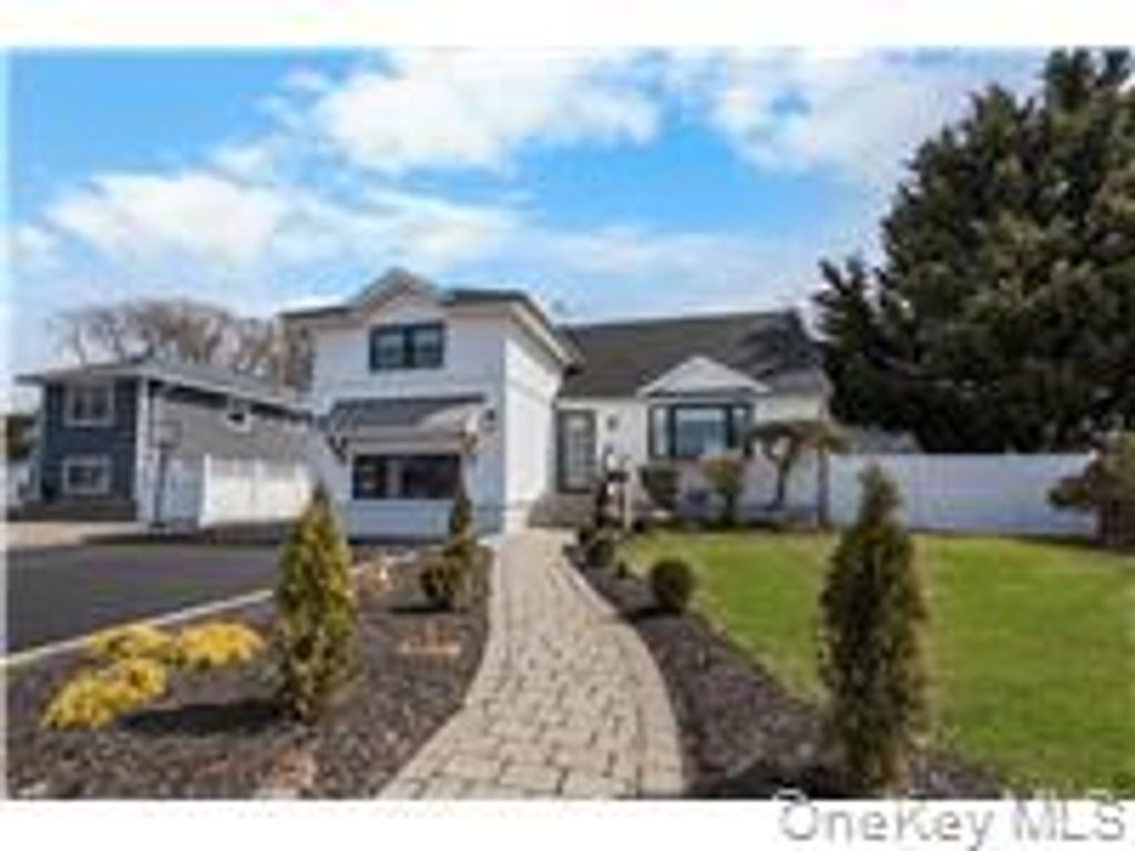Photo of 53 Elizabeth Drive, Bethpage, NY 11714 (MLS # 1029160)