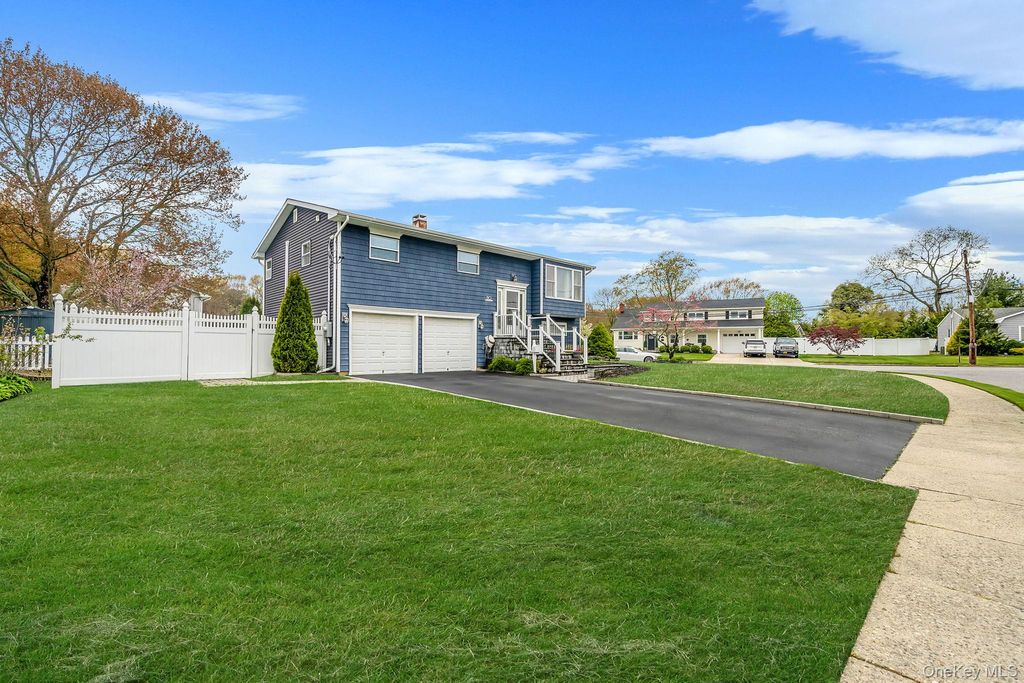 Photo of 110 Stephen Road, Bayport, NY 11705 (MLS # 992302)