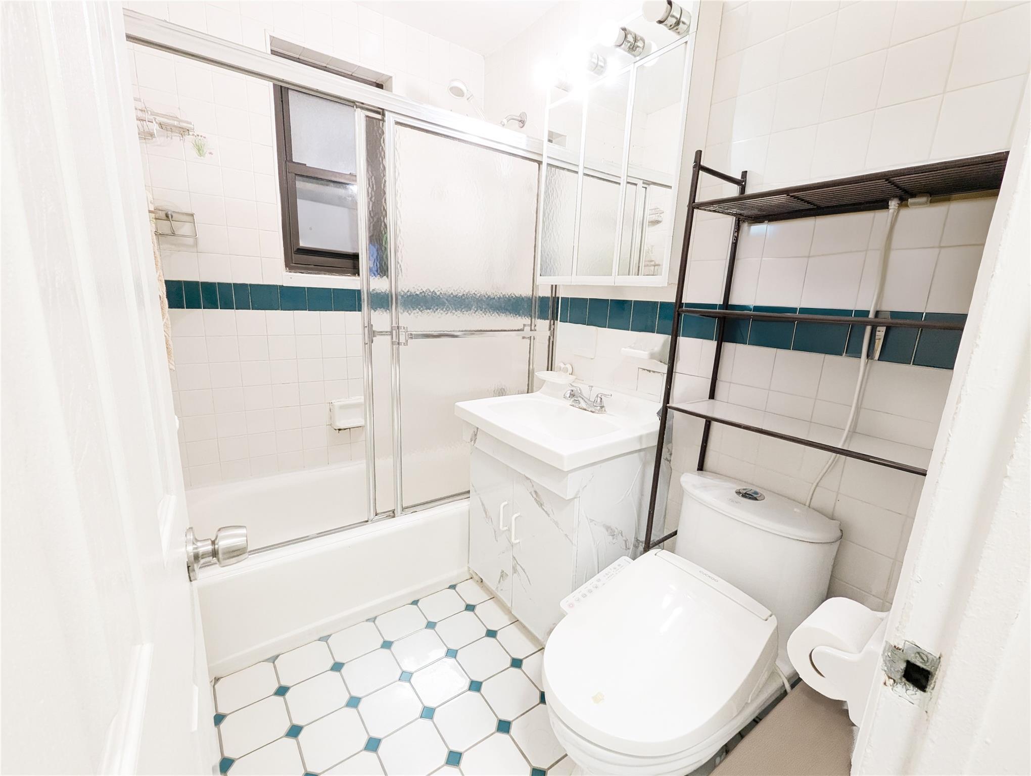 75-50 Bell Boulevard #1G, Oakland Gardens, New York image 7