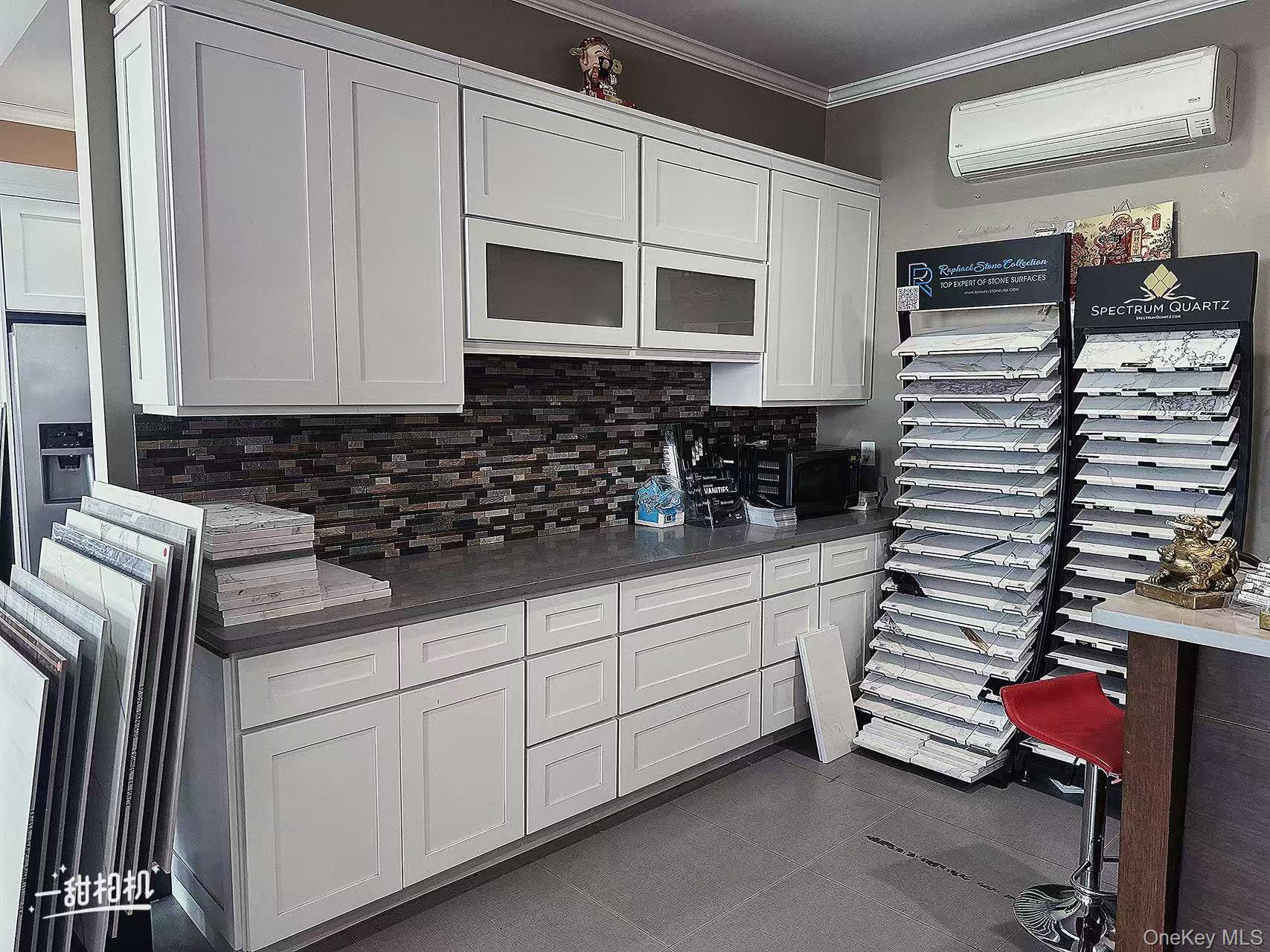 869 Old Country Road