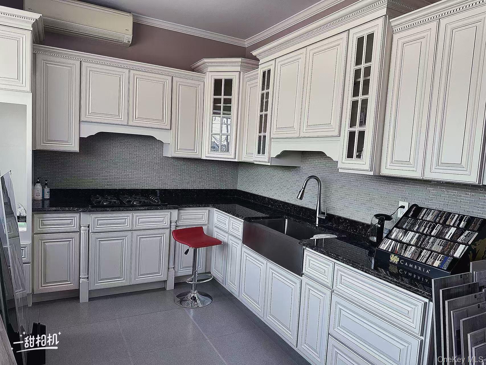 869 Old Country Road