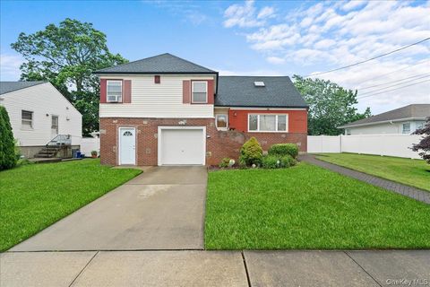 Photo of 159 Branch Avenue, Freeport, NY 11520 (MLS # 887190) Photo of 159 Branch Avenue, Freeport, NY 11520 (MLS # 887190)