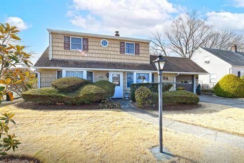 84 Knoll Lane, Hempstead, NY 11756 - MLS#: 831825