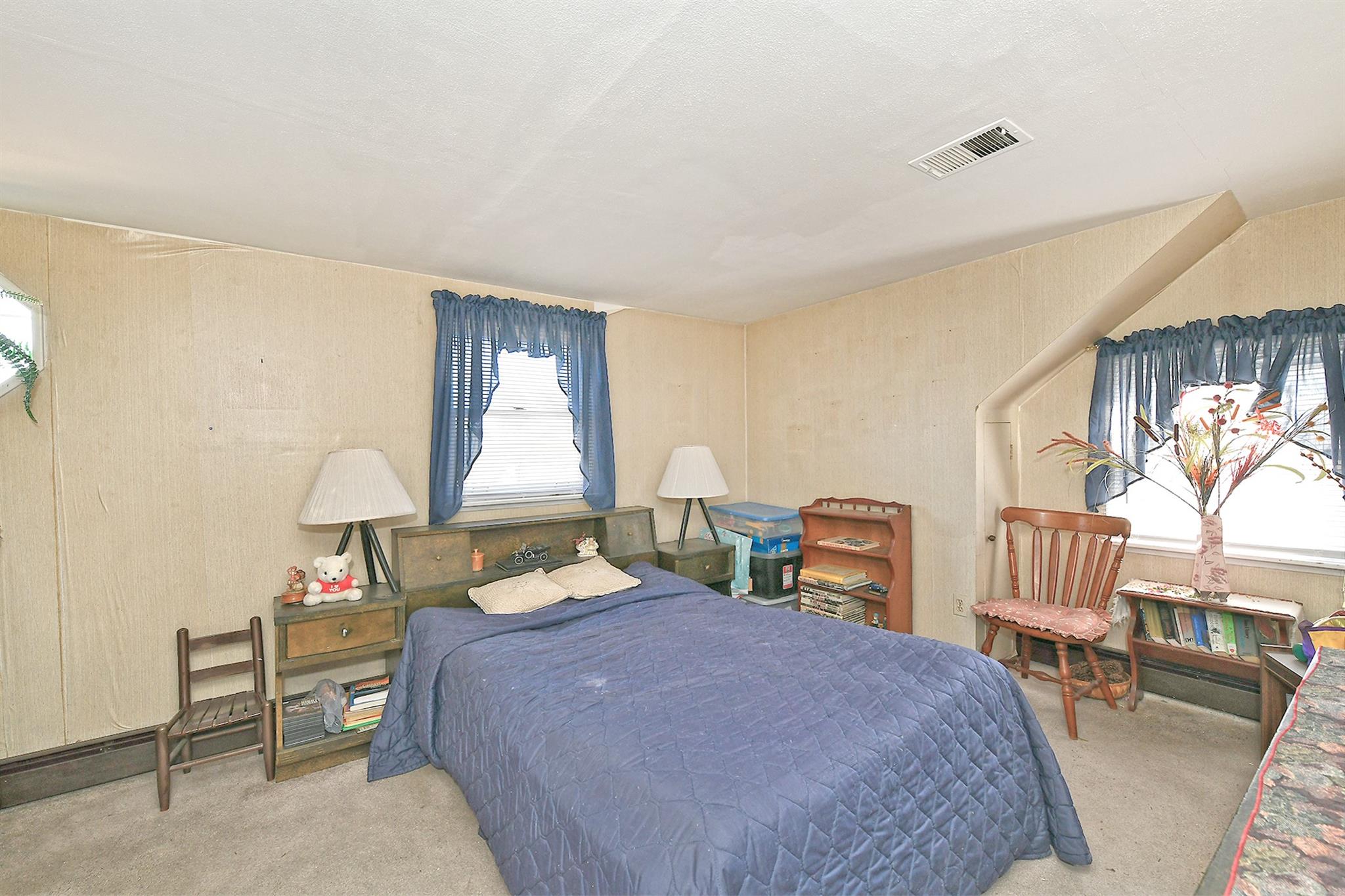 84 Knoll Lane, Levittown, New York image 13