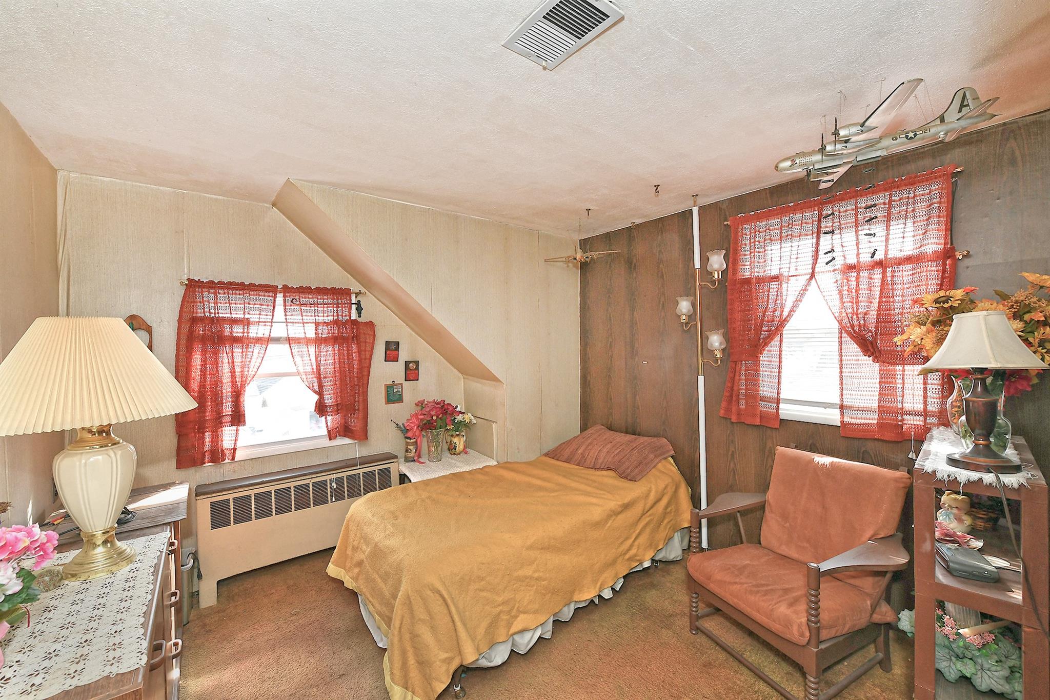 84 Knoll Lane, Levittown, New York image 14