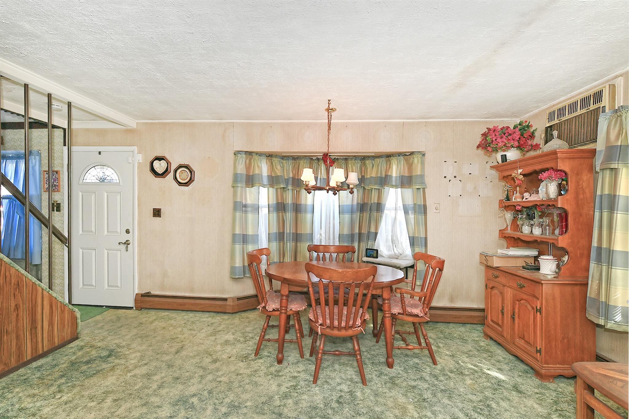 84 Knoll Lane, Levittown, New York image 8