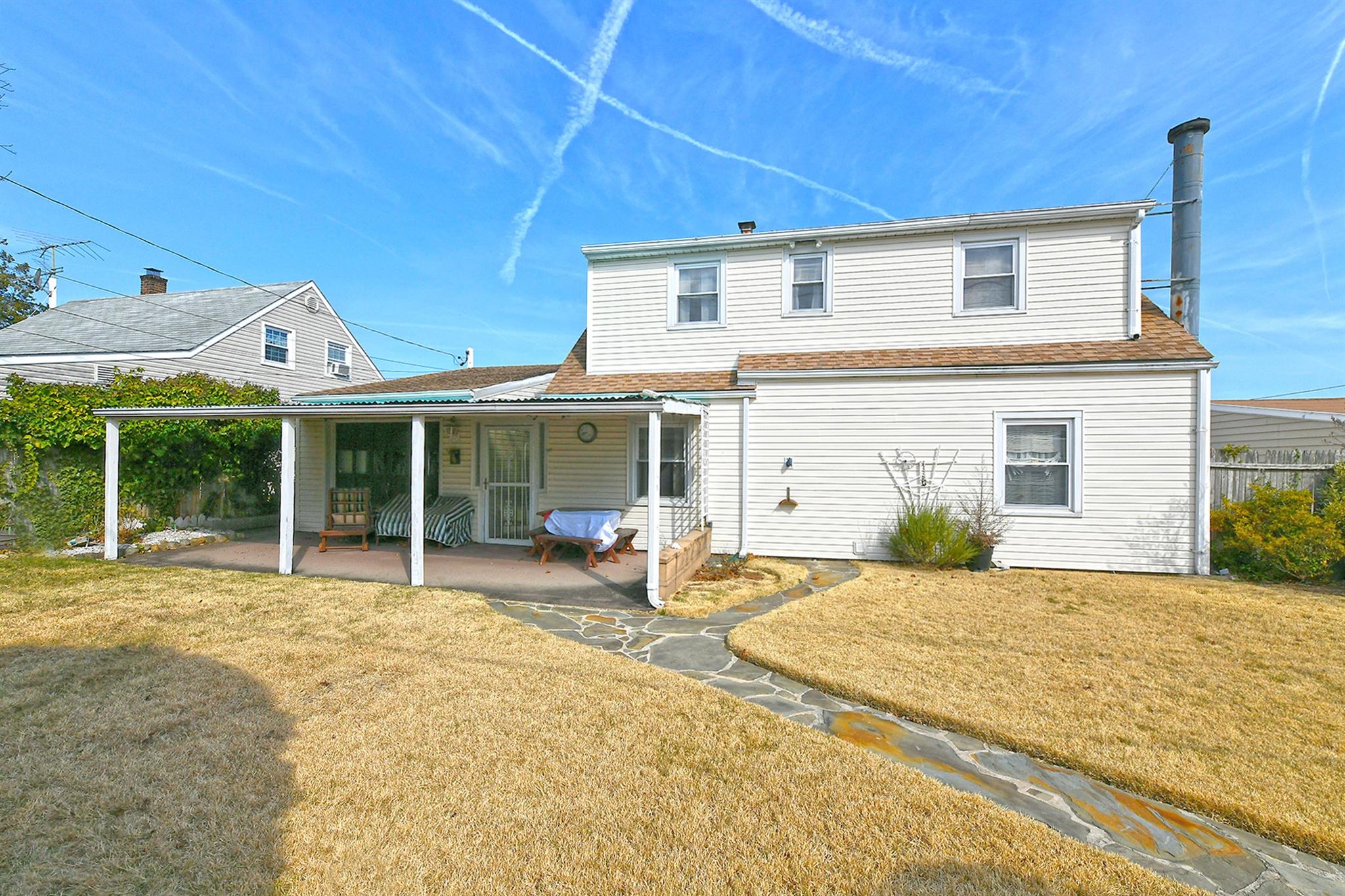 84 Knoll Lane, Levittown, New York image 23