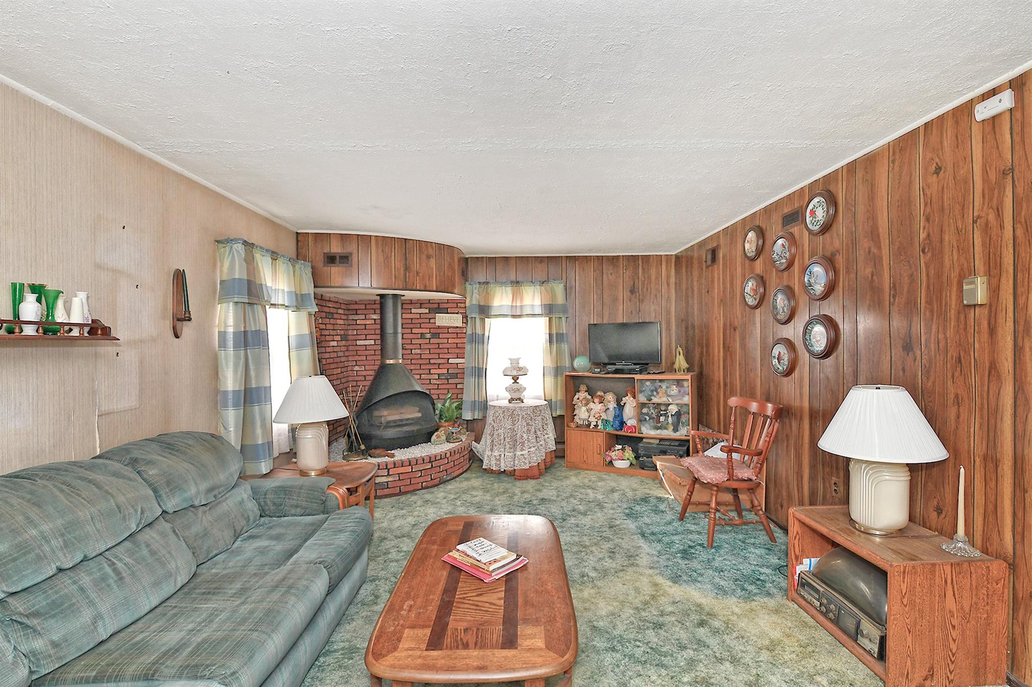 84 Knoll Lane, Levittown, New York image 7