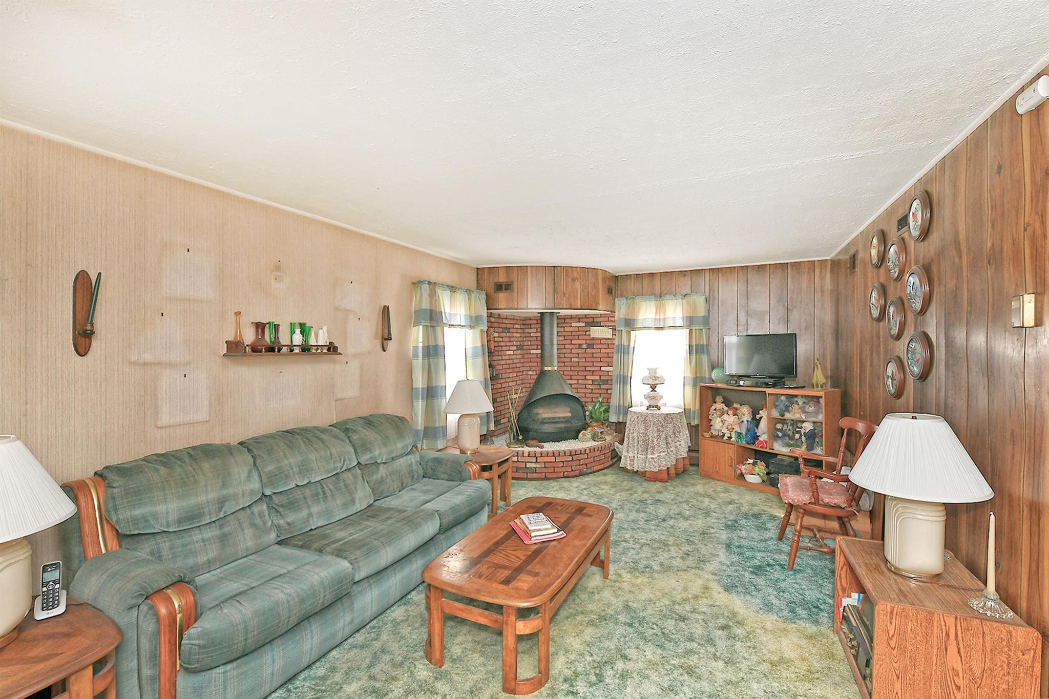 84 Knoll Lane, Levittown, New York image 6