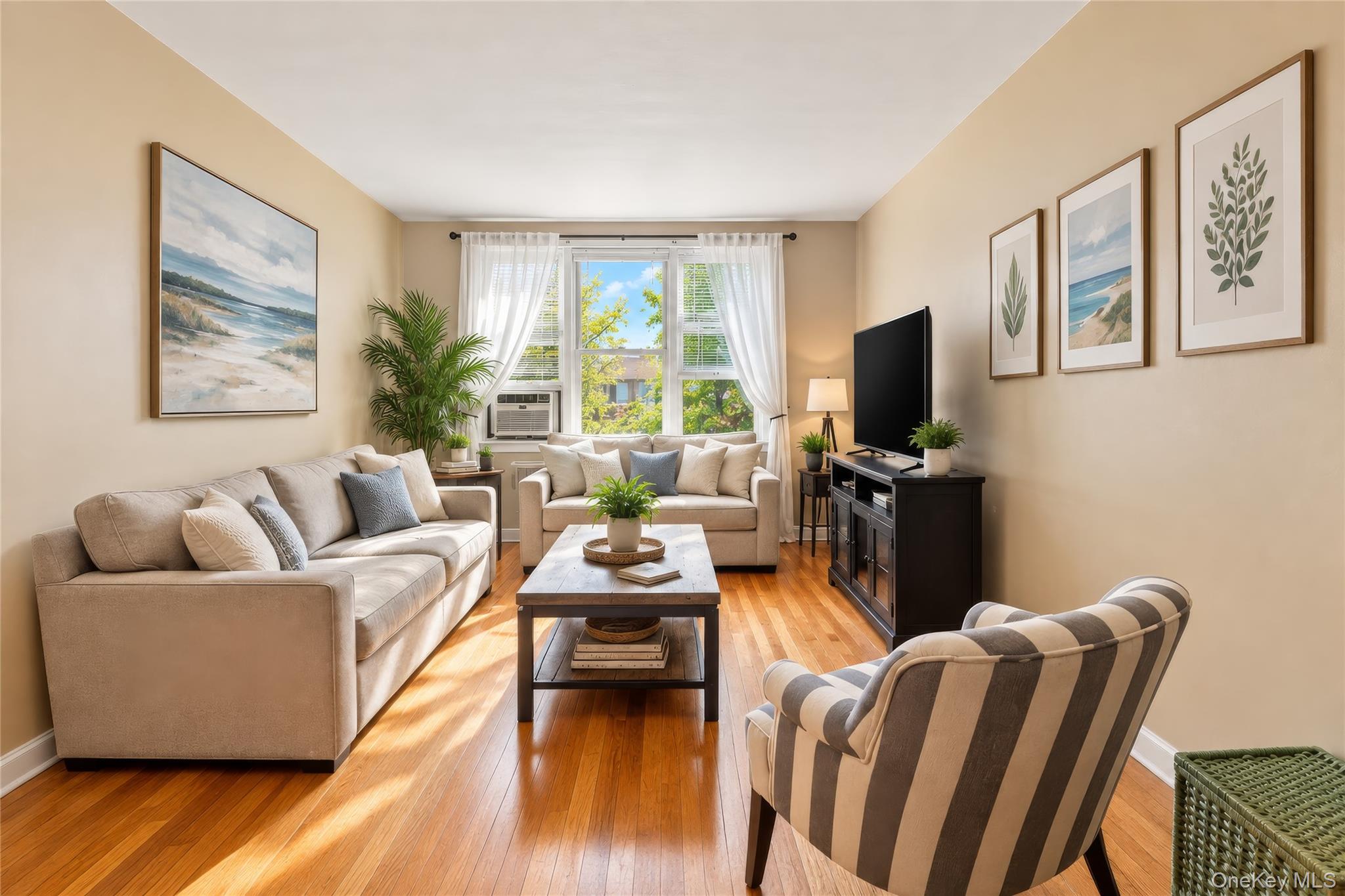 300 N Broadway 4M