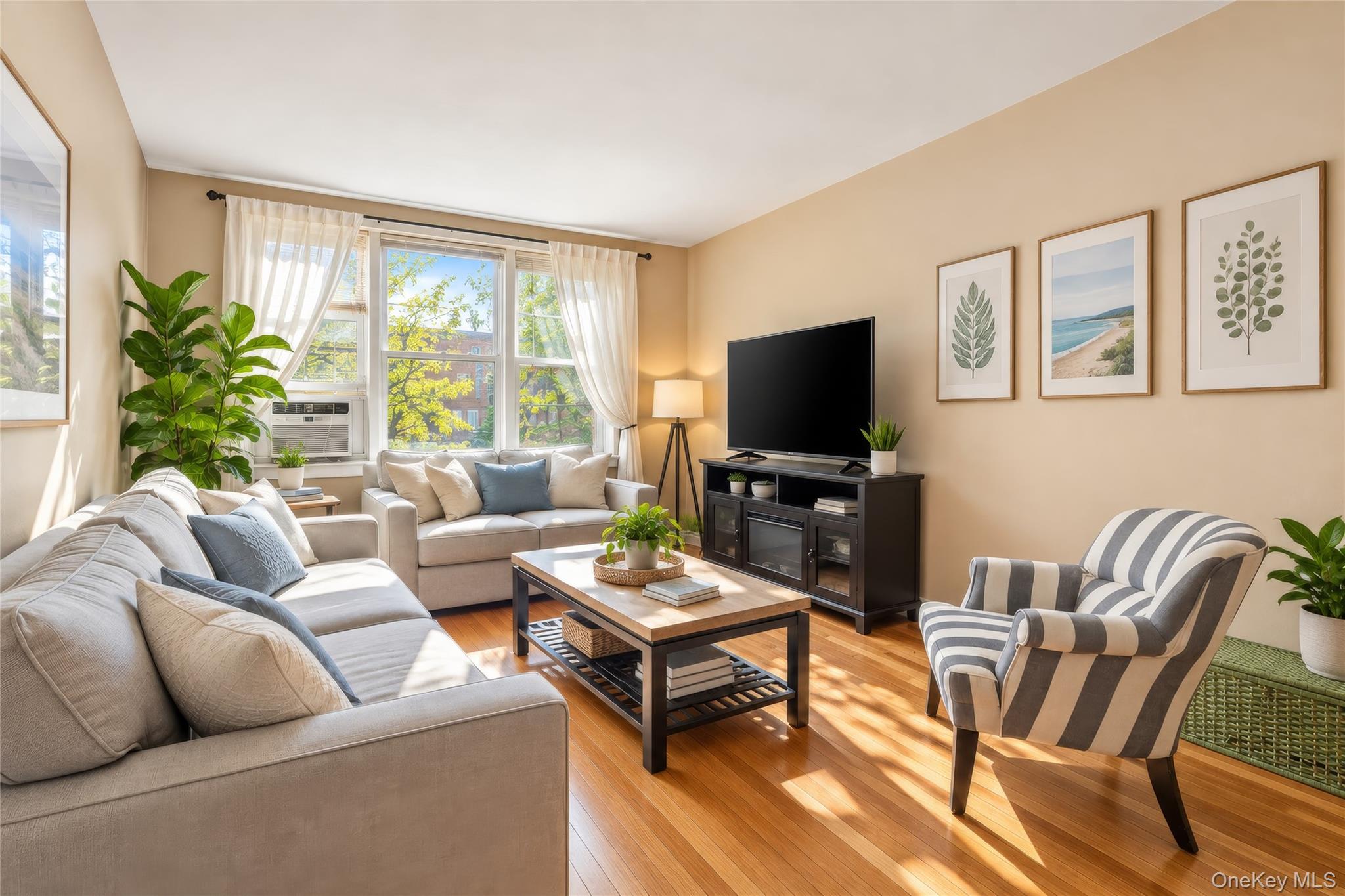 300 N Broadway 4M