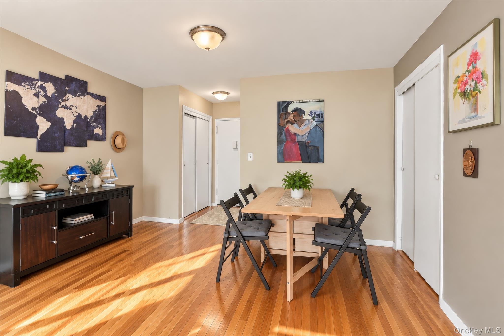 300 N Broadway 4M