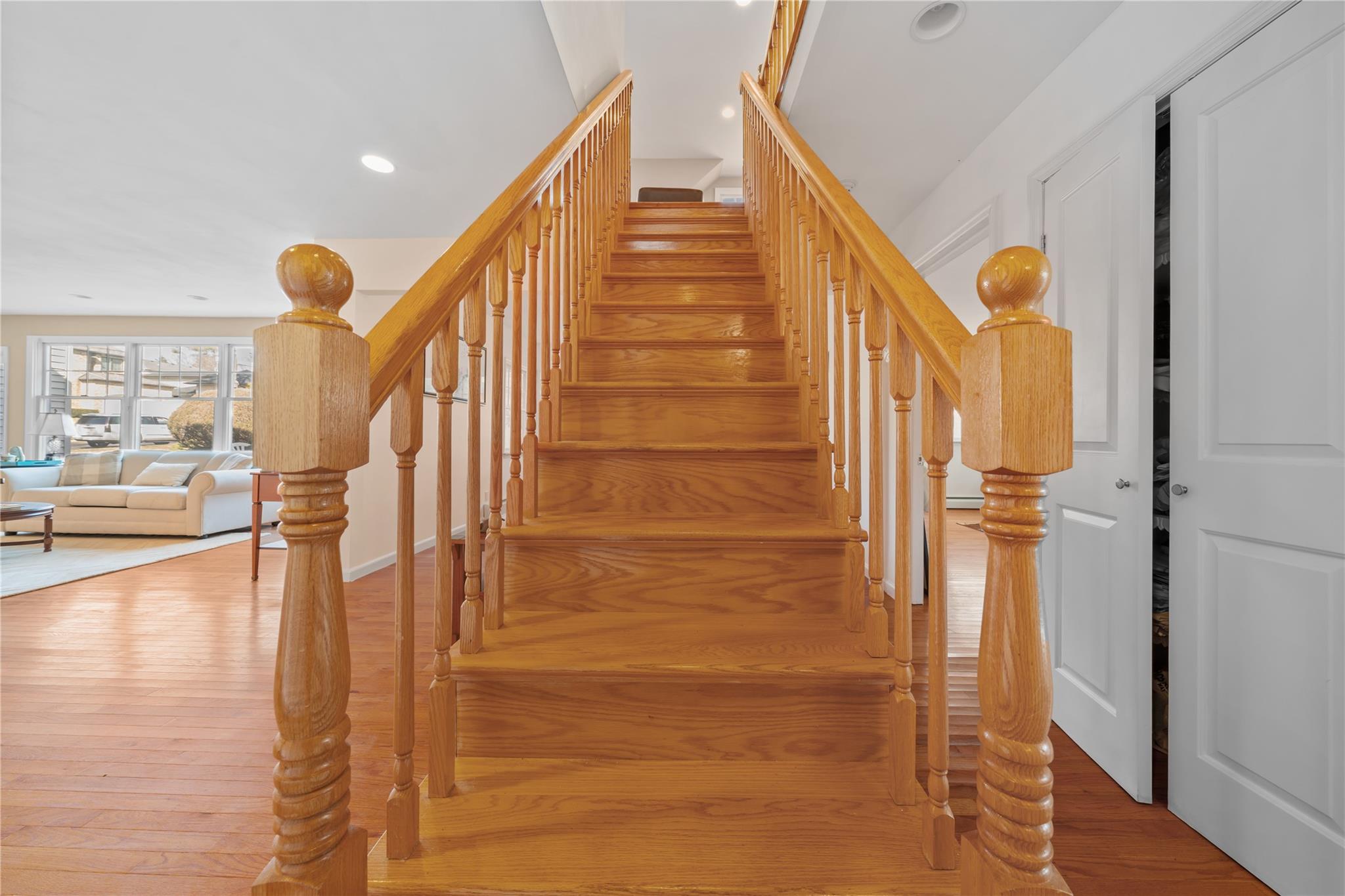19 Strawberry Lane, Roslyn Heights, New York image 29