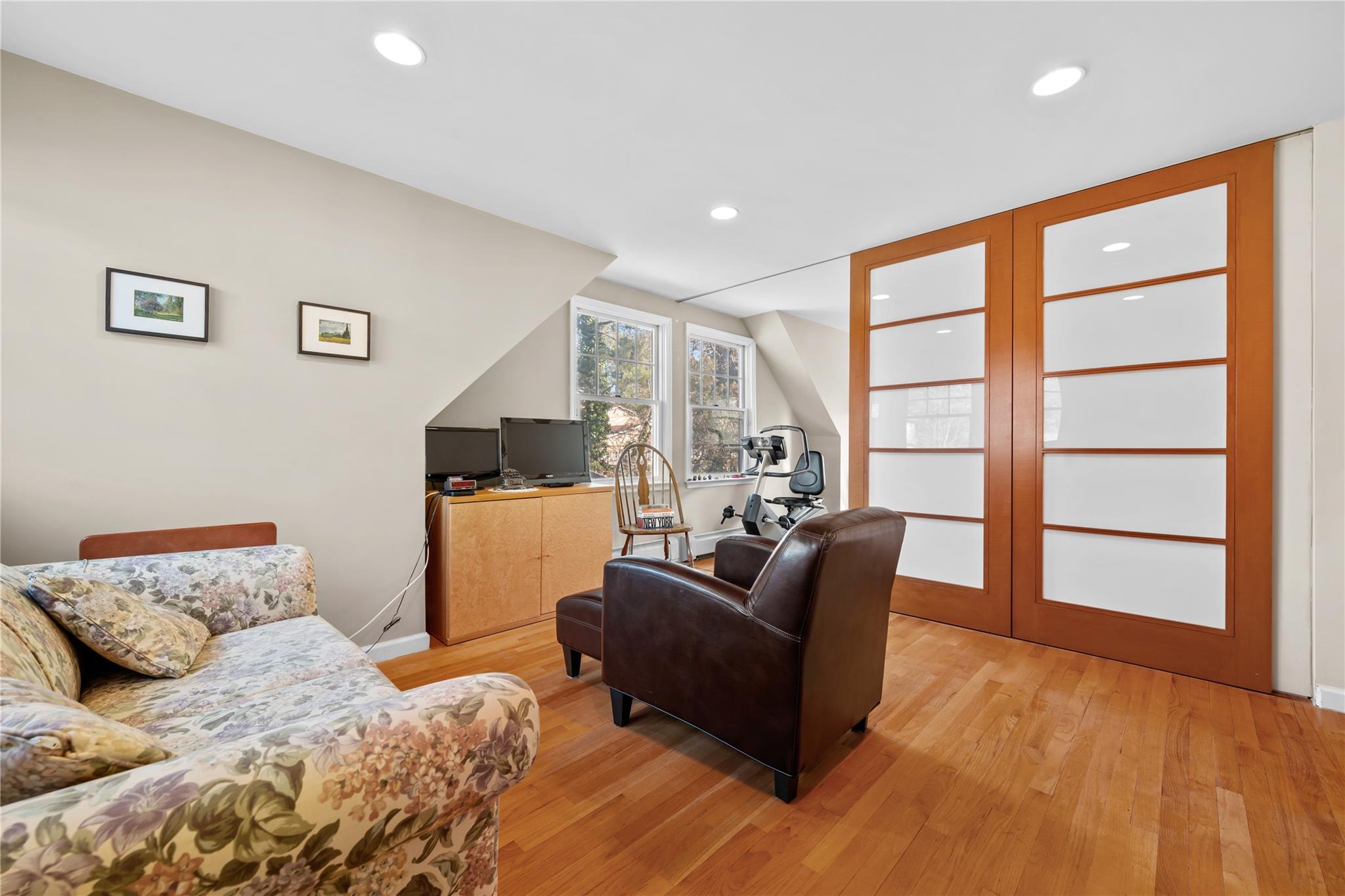 19 Strawberry Lane, Roslyn Heights, New York image 31
