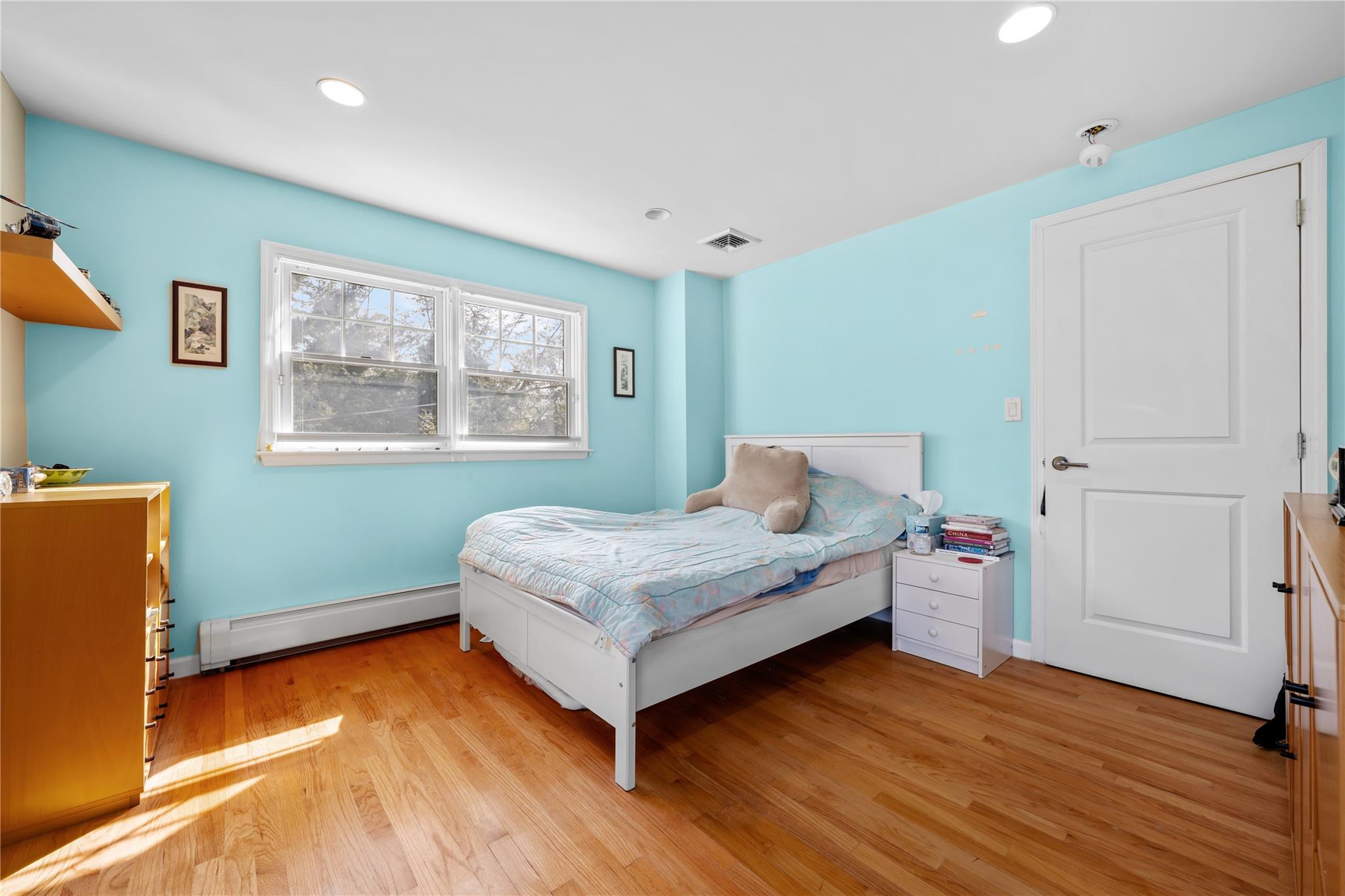 19 Strawberry Lane, Roslyn Heights, New York image 35