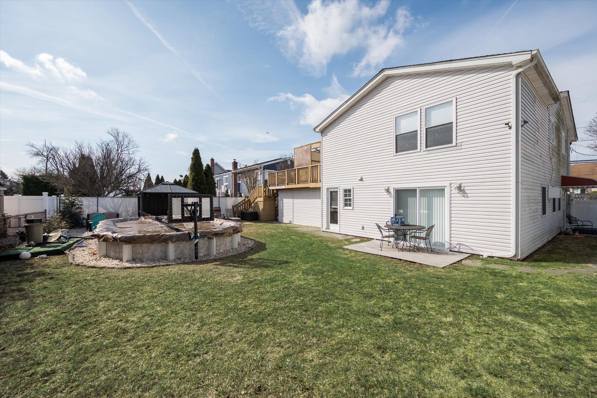 18 Scherer Street, Bethpage, New York image 33