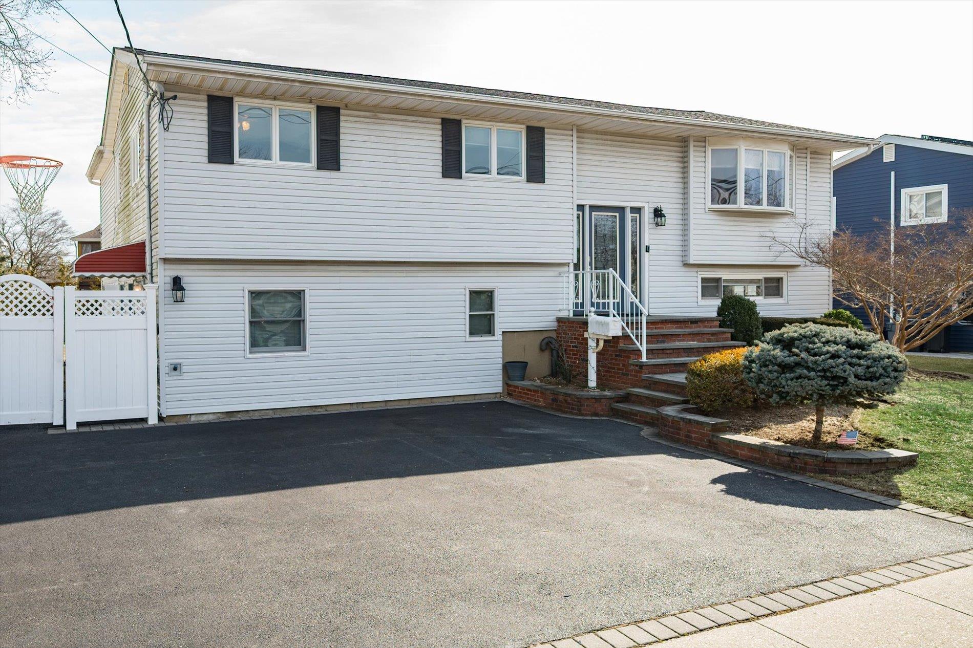 18 Scherer Street, Bethpage, New York image 3