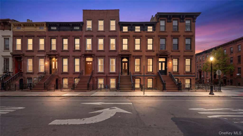 Photo of 4 Hart Street, Brooklyn, NY 11206 (MLS # 997580)