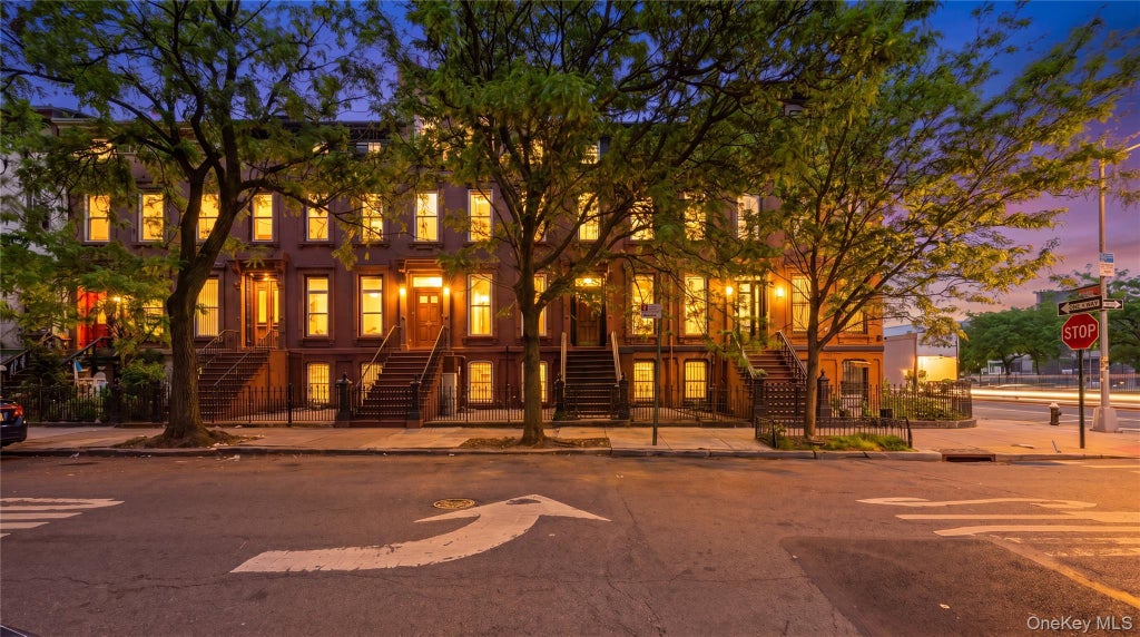 Photo of 4 Hart Street, Brooklyn, NY 11206 (MLS # 997580)