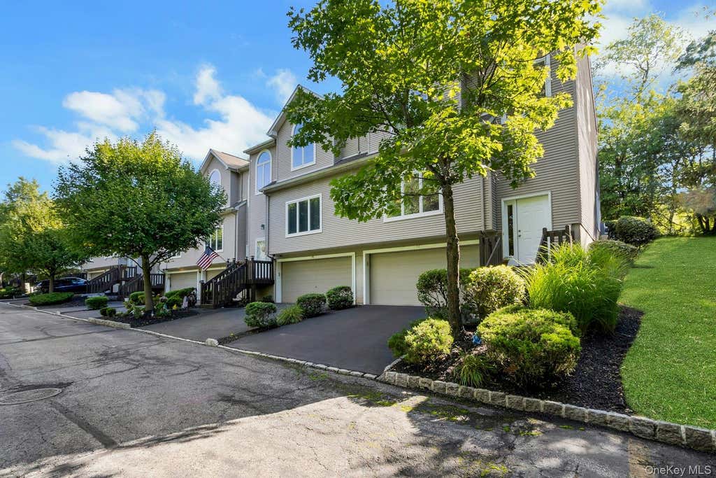 Photo of 77 Leif Boulevard, Congers, NY 10920 (MLS # 1039804)