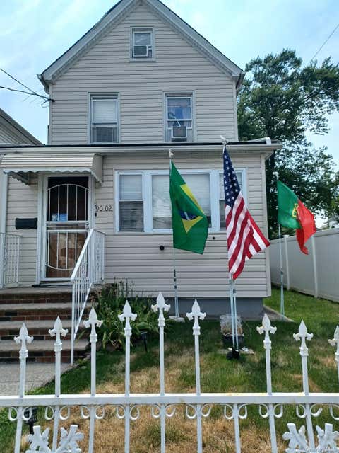 Homes For Sale - 90-02 202nd Street<br/> Queens County, Hollis, NY 11423