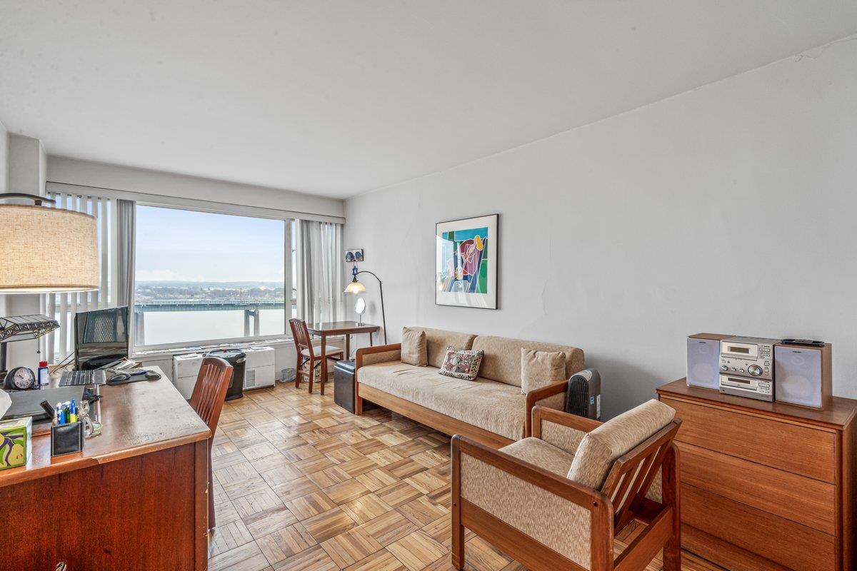 166-25 Powells Cove Boulevard #16M, Beechhurst, New York image 3