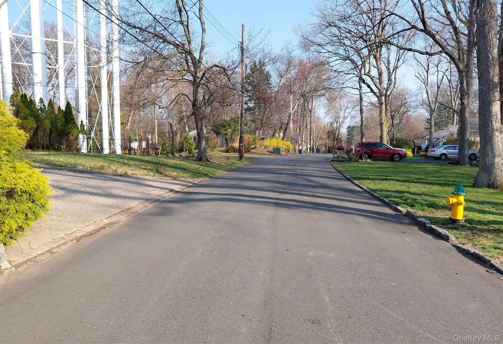 Photo of 30 Birchwood Lane, Hartsdale, NY 10530 (MLS # 990348)