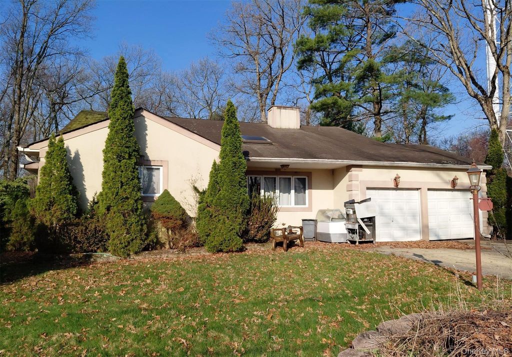 Photo of 30 Birchwood Lane, Hartsdale, NY 10530 (MLS # 990348)